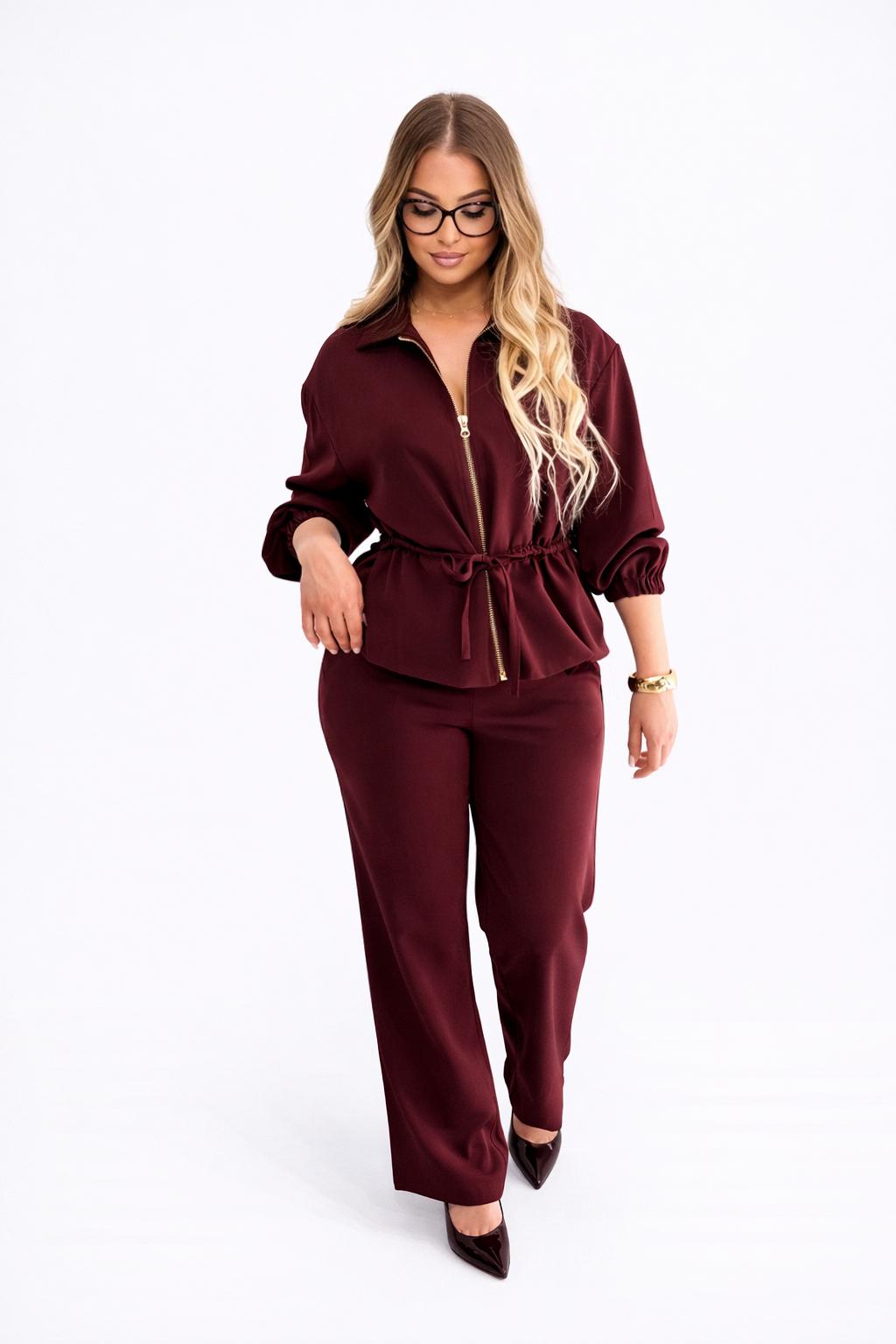 Ensemble bordeaux cintré