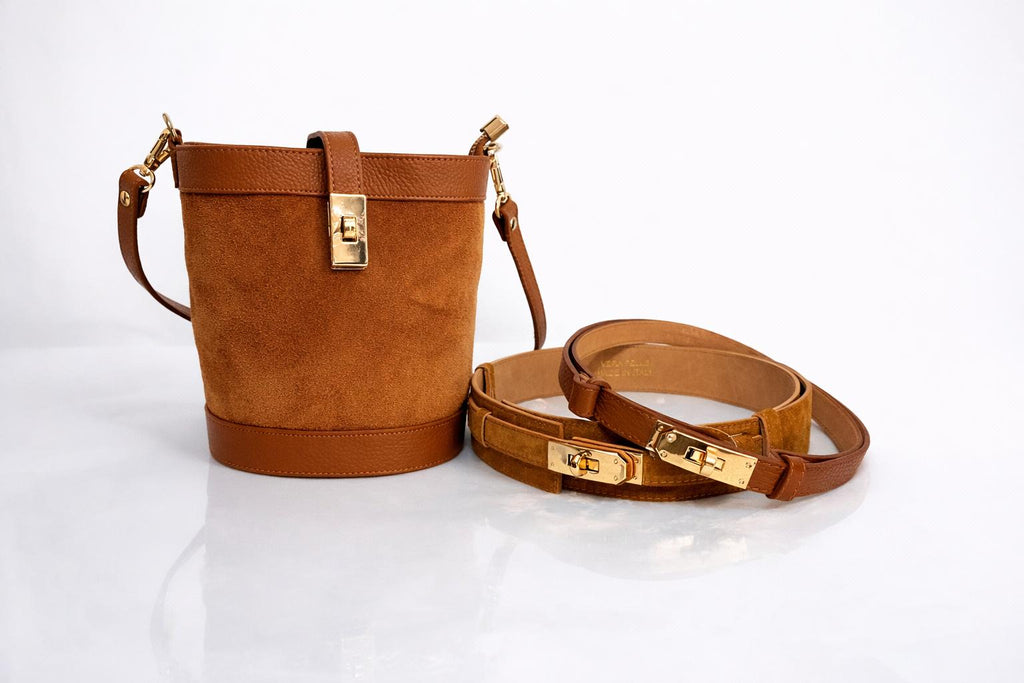 Sac seau camel porté croisé look chic